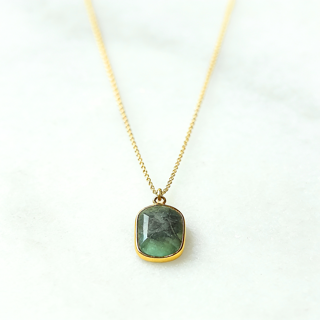 The Heritage Solitaire: Natural Faceted Emerald Necklace