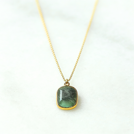 The Heritage Solitaire: Natural Faceted Emerald Necklace